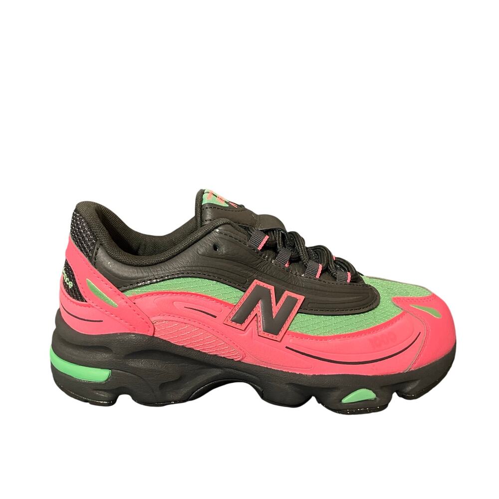 New Balance 1000 Running Shoes Youth 7 fits Women’s 8.5 Black Pink New with Box
